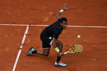 开云官网-欧洲网球队鏖战法国网球队，纳达尔高光表现的简单介绍