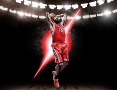 开云APP-钢铁猛禽的终局狩猎，当F1战鹰在霓虹赛道撕裂黄蜂尾针