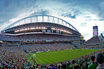 开云体育下载-黄鸭军团奇袭绿茵场，当100只小黄鸭逆转了德韩之战