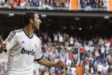 开云体育-亚洲风暴，日本队逆转马来西亚，辛杜刷新纪录书写羽坛新章