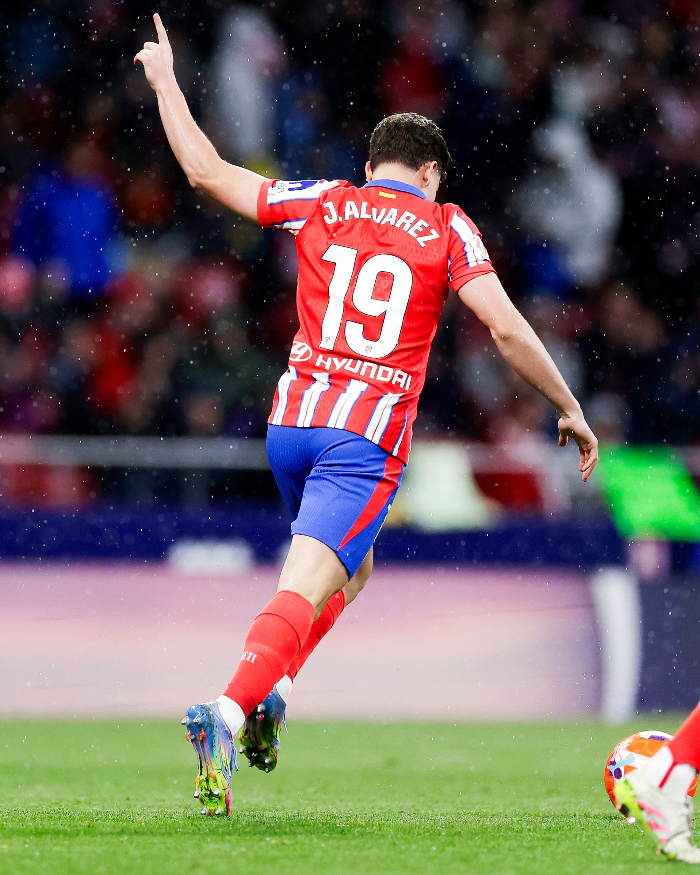 开云体育下载-马竞新援大爆发，帮助球队保持不败纪录的简单介绍