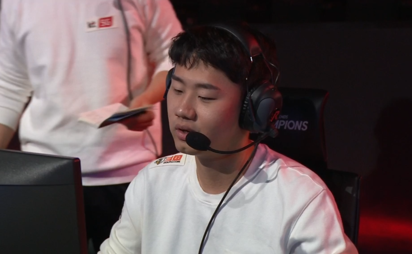 开云体育登录-KT翻盘DRX，ShowMaker操刀奇招英雄翻盘激烈交锋半决赛，技惊四座