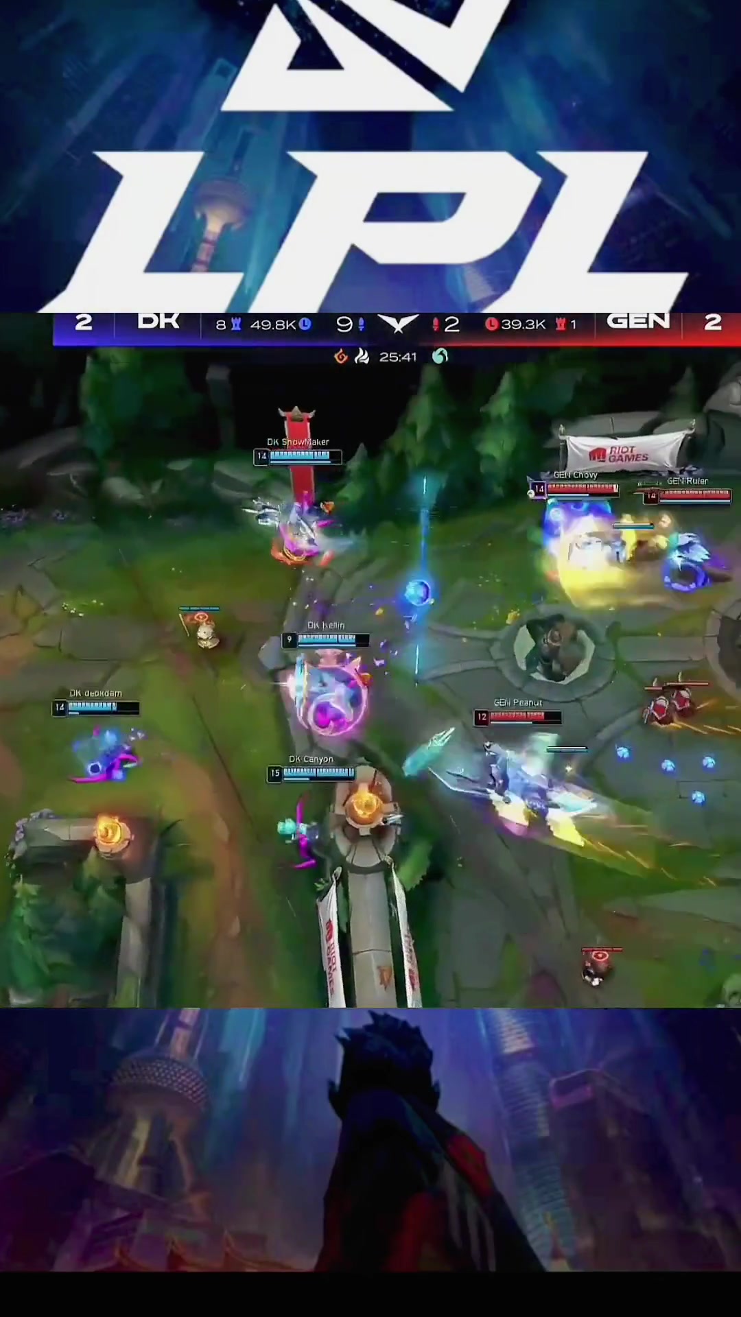 开云体育在线-PSG险胜C9，Peanut极限生还后反打强强对话四强赛，点燃全场激情的简单介绍