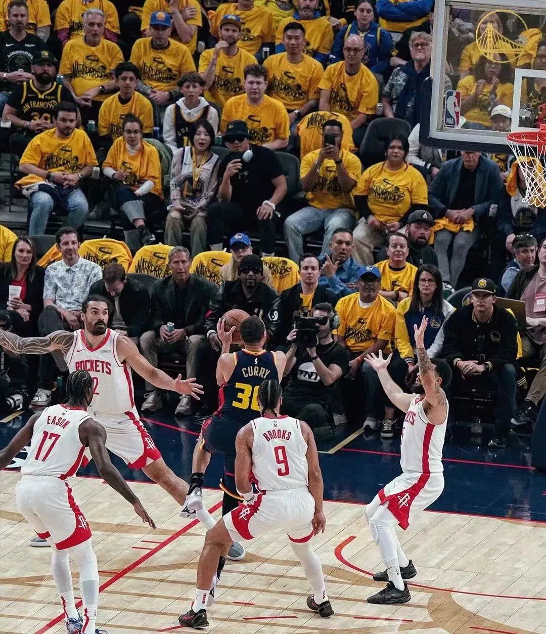 开云体育中国-勇士客场连胜快船安德里斯卢纳开赛大爆发