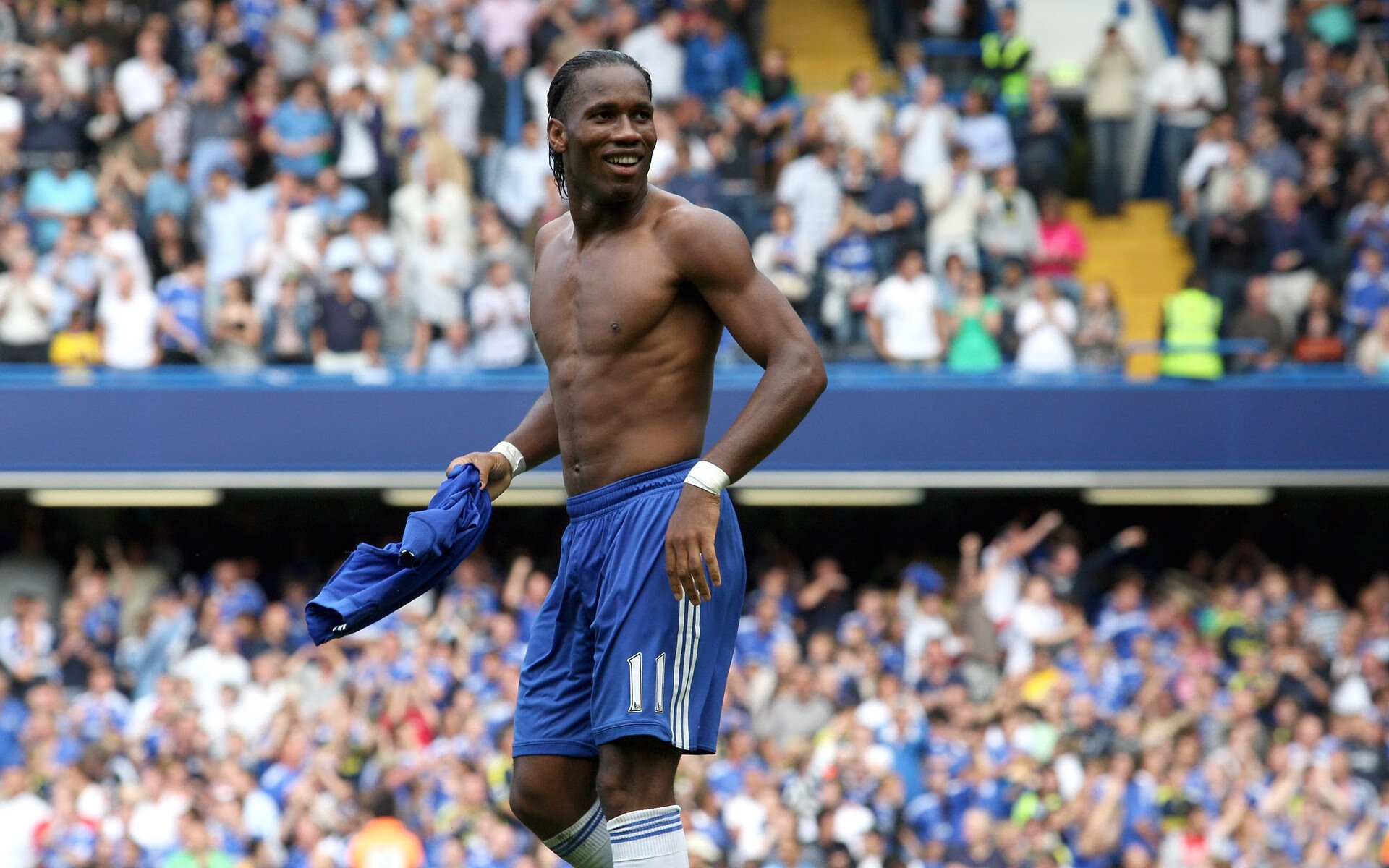 开云体育在线-德甲争冠战之夜，范弗利特，那颗闪耀的冷静蓝星